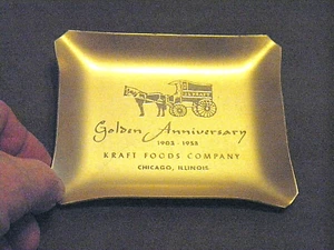 Cenicero vintage 1953 Kraft Foods Co Chicago, aniversario dorado aluminio A++ - Imagen 1 de 4