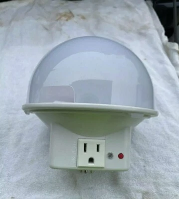 Wayne Dalton iDrive Light Kit Part # 296834 / 313416 Used Works Great 3951-ULD - Image 1 of 2