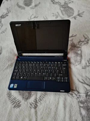 Acer Aspire One ZG5 Netbook Atom 1 GB 120 GB HDD linux Raspbian OS and MX23.4 - Image 1 of 4