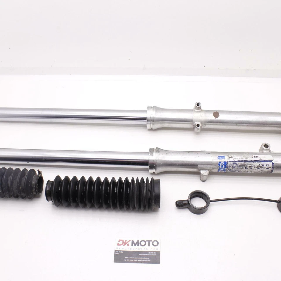 83 KAWASAKI KZ550F OEM FRONT FORKS SHOCK SUSPENSION SET PAIR R6 - Image 1 of 4