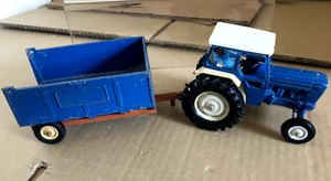 Britains Ltd. 9524 Ford 6600 1970’s Tractor & 1973 Tipping Trailer - Foto 1 di 24