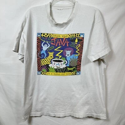 Camiseta De Colección Puntada Única L Drink Your Java Jungle Rebecca Lee Baldwin Camiseta Artística Foto 1 de 4