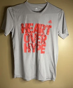 Adidas Jungen Shirt Gr. Large Heart Over Hype Logo - Bild 1 von 4