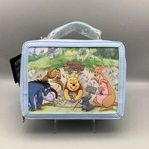 Loungefly Disney Winnie Puuh Lunchbox Umhängetasche Blau Kaninchenhaus Neu - Bild 1 von 23