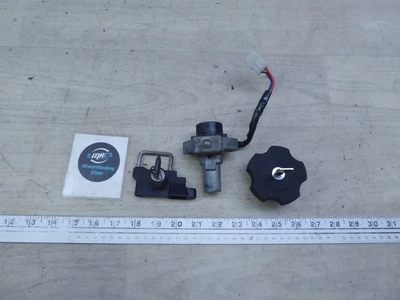 1982 年雅马哈 XZ550RK Vision Y20990)点火开关气盖锁套装带钥匙 — 第 1/4 张图片