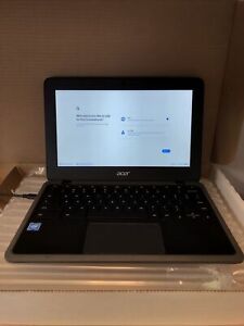 Acer C732 C732-C6WU Chromebook With Charger