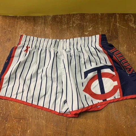 mlb genuine merchandise womans shorts Minnesota Twins medium Cover
