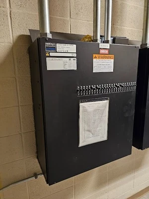 Панель управления освещением глаз Lutron Grafik — 225 А, 120/208 В, 3-фазная, 50/60 Гц - Изображение 1 из 4