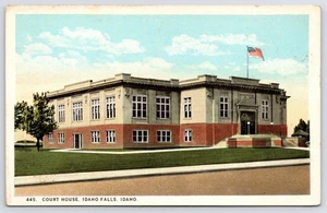 Bandiera ID Idaho Falls vola sopra le belle arti architettura tribunale ~ PC anni '20 - Foto 1 di 2
