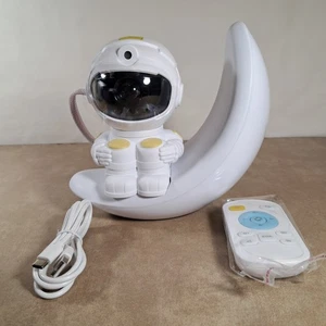 Astronaut Moon Projection Lamp LED Galaxy Night Light Remote USB New - Picture 1 of 10
