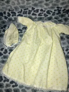 Vintage Cabbage Patch vestiti per bambini/bambole - abito prematuro giallo bocciolo di rosa e Ha (40) - Foto 1 di 3