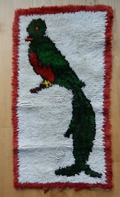 Bettvorleger mit Quetzal aus Guatemala (Vogel) Badteppich Wappenvogel 100*50 cm - Bild 1 von 4