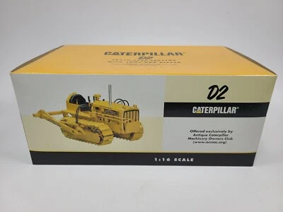 Caterpillar Cat D2 Crawler with Tool Bar Ripper SpecCast 1:16 Scale #CUST780 New - Image 1 of 4