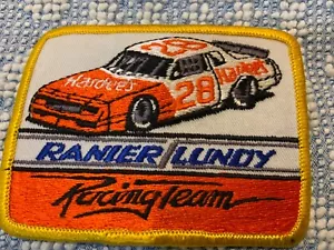 PATCH VINTAGE ANNI '70 NASCAR HARDEES #28 RANIER LUNDY RACING TEAM - Foto 1 di 2