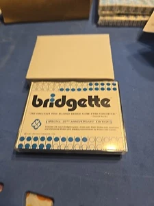 Vintage BRIDGETTE Zweihand Bridge Spiel Kunststoffhülle - 20th Annv Edition - Bild 1 von 5