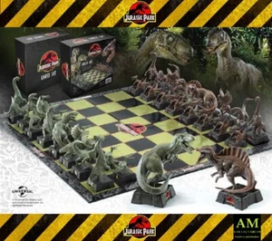 NOBLE COLLECTION - JURASSIC PARK - SCHACH SPIEL DINOSAURIER  - CHESS SET - NEU - Picture 1 of 3