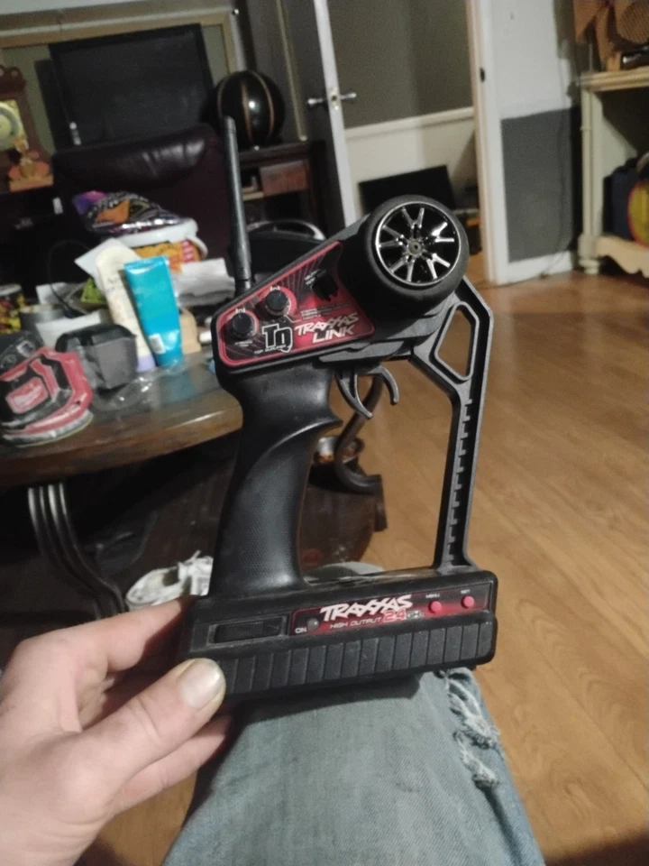 Traxxas Original Red TQ Link 2-Channel 2.4GHz Radio Transmitter 70/30 - Image 1 of 3