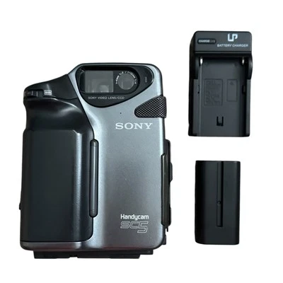 Sony CCD-SC5 Handycam 5 - 8MM Video Camcorder Made in Japan RARE (Please Read) - Image 1 of 4