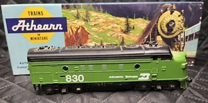 Locomotora diésel Athearn escala HO Burlington Northern F-7A 830 - alimentada - Imagen 1 de 6