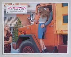 LA CIGALA ( 1980 ) - PHOTO DU FILM - CAMION IVECO 260 PC 25 - VIRNA LISI - - Picture 1 of 1