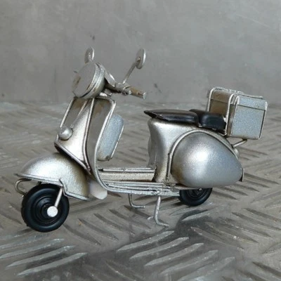 Blechmodell Motorroller Vespa silber Roller 12cm Metallmodell Retro Blech Modell - Bild 1 von 3