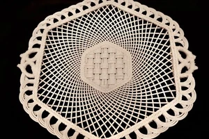 IRISH BELLEEK PORCELAIN OPEN LATTICE HEXAGON DISH 10" - Picture 1 of 10