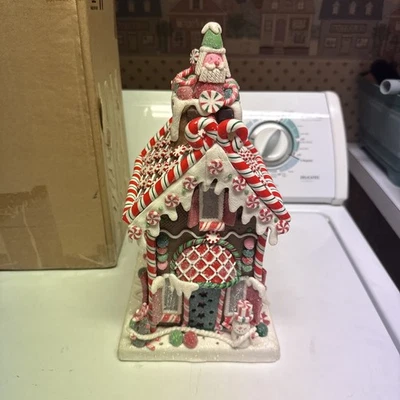 Batería Bethlehem Lights Op. Casa de pan de jengibre de 12" con temporizador Foto 1 de 4