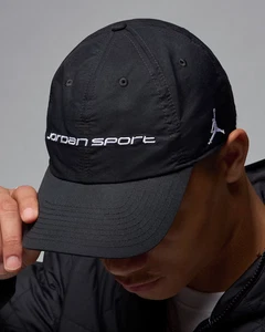 Nike Herren Air Jordan Sport Club Cap Schwarz Weiß Jumpman Größe S/M Mütze FZ2020 010 - Bild 1 von 6