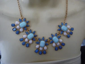 STATEMENT CLUSTER OF BLUES & WHITE STONE ON GOLD TONE CHAIN  NECKLACE BIB #23/15 - Picture 1 of 5