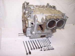 77 78 79 HONDA GL1000 GL 1000 GOLDWING MOTOR ENGINE BLOCK CYLINDER CRANK CASE - Picture 1 of 1