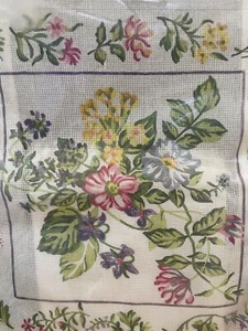 THE MAZALTOV Collection Needle Point Floral Design 16 " x 16 " - Picture 1 of 4