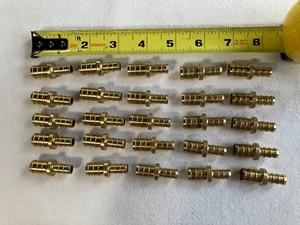 (25) Pureflow 46432 3/8” x 1/2" Crimp1 x Crimp2 PEX Crimp Brass Coupling - Picture 1 of 1