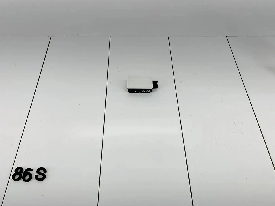 15-17 VOLVO XC60 SISTEMA DE MONITOREO DE PRESIÓN DE NEUMÁTICOS TPMS MÓDULO RECEPTOR OEM Foto 1 de 4