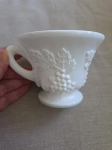Taza de aperitivo con patas de vidrio de leche blanca Colony Harvest de repuesto 2 7/8" - Imagen 1 de 9