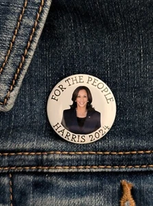 1,25" Kamala Pinback Button For The People Support Harris 2024 Walz Political - Bild 1 von 4