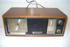Vintage Panasonic FM/AM Wood Clock Radio Model RC-7247 - Picture 1 of 12