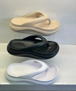 Damen Zehenpfosten flache niedrige Keilabsatz Gelee Flip Flop Strand Sommer Sandalen - Bild 1 von 4