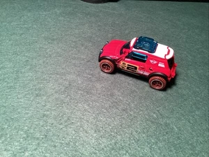 Hot Wheels Mini Cooper,Safari Mode,1/64 Scale - Picture 1 of 6