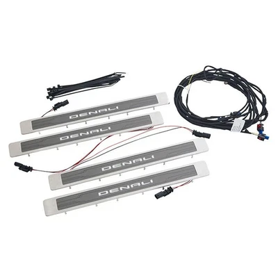 GMC Yukon XL Denali 2021-2026 paquete de placa de umbral de puerta iluminada 84446037 OEM GM Foto 1 de 2