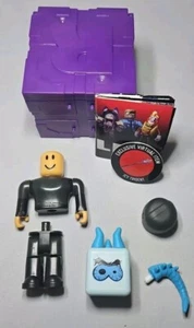 Figurina Roblox Serie 11 NINJA LEGENDS: SHADOW MASTER con codice ICY TRIDENT  - Foto 1 di 1