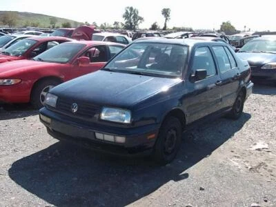 Б/у правый задний фонарь в сборе подходит: 1996 Volkswagen Jetta прозрачный объектив четверть pa - Изображение 1 из 4