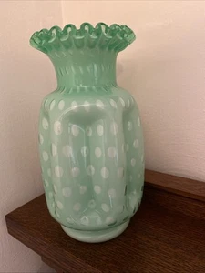Vintage Fenton Apple Green  Crest  Pinch Vase Art Glass Spiral Optic 8” - Picture 1 of 8