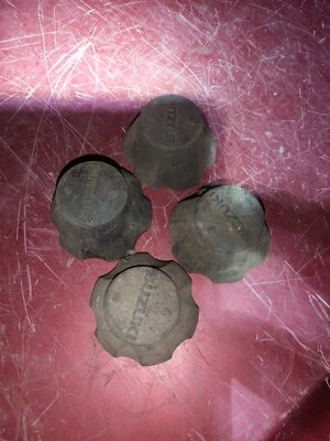 Cubiertas antipolvo tuerca castillo Suzuki 250 4x4 2x4 king quad 300 4x4 Foto 1 de 2