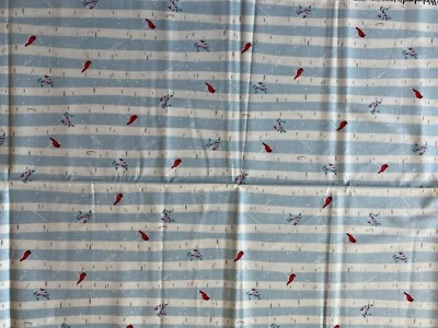 TELA RILEY BLAKE~Invierno 2021~TRONCOS DE ÁRBOLES DE FILAS~Berries Cardinals~2 yardas~ Foto 1 de 3