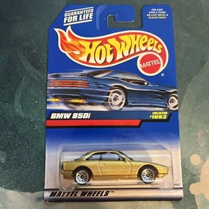 HOT WHEELS 1999 BMW 850I #1093 GOLD W/1990 DATE ON BOTTOM - Bild 1 von 4