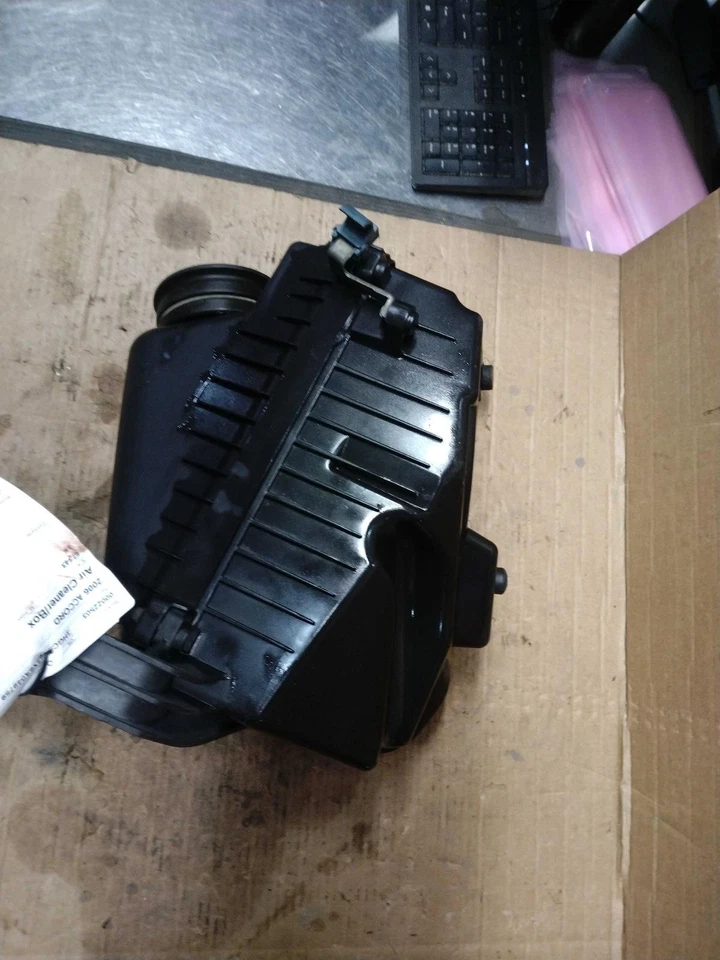 Conjunto de filtro de aire usado se adapta a: Honda Accord 2006 2,4 grado B Foto 1 de 4