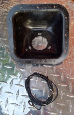 Brida de combustible/relleno Ford PP GF 40 7""H X 7 1/4""W Foto 1 de 4