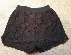Schwarze Shorts aus Spitze Gr. S Urban Classics - Bild 1 von 3