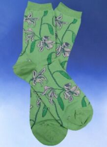 NWT Womens Stargazer Lily Floral Socks in Buttercream and Grape Purple