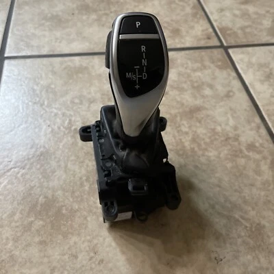BMW 320i 2012-2018 piso A/T palanca de cambios OEM 10099971 Foto 1 de 4